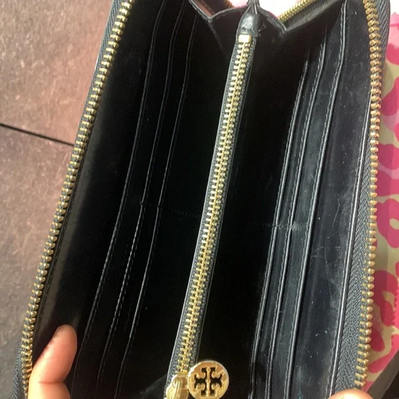 Authentic Tory Burch Wallet - Picture 6 of 8